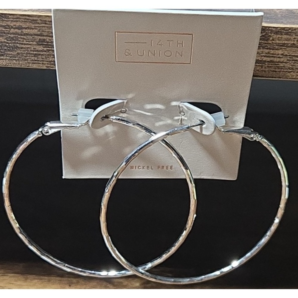 14th & Union Large Silver Tone Hoop Earrings 2.5"-3" Nickel free New‎ On Card